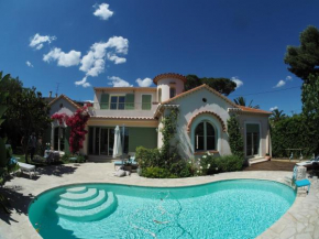  Blue Dream Cannes Guest House  Канны